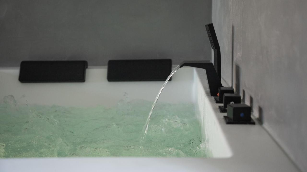 Ennéa - Jacuzzi&Luxury Suites Perpignan Extérieur photo