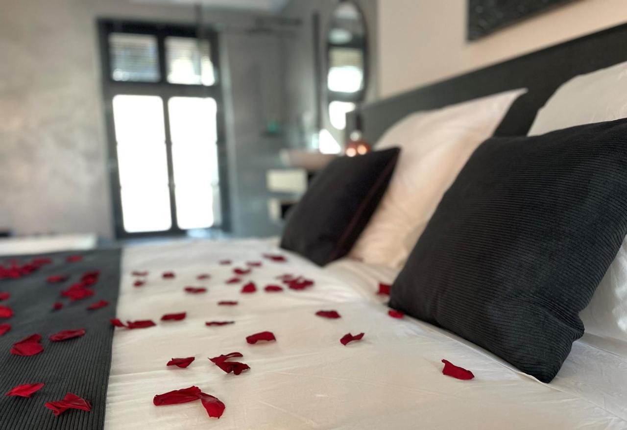 Ennéa - Jacuzzi&Luxury Suites Perpignan Extérieur photo